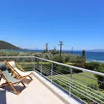 Toroneos Sea Side Villa *